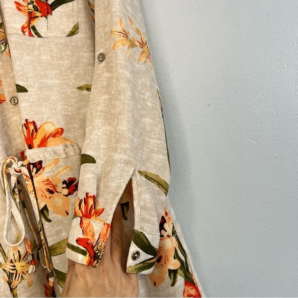 Chico's Spring Lily Utility Shirt Tunic Floral Button Up Roll Tab Sz M Vacation - Picture 10 of 15